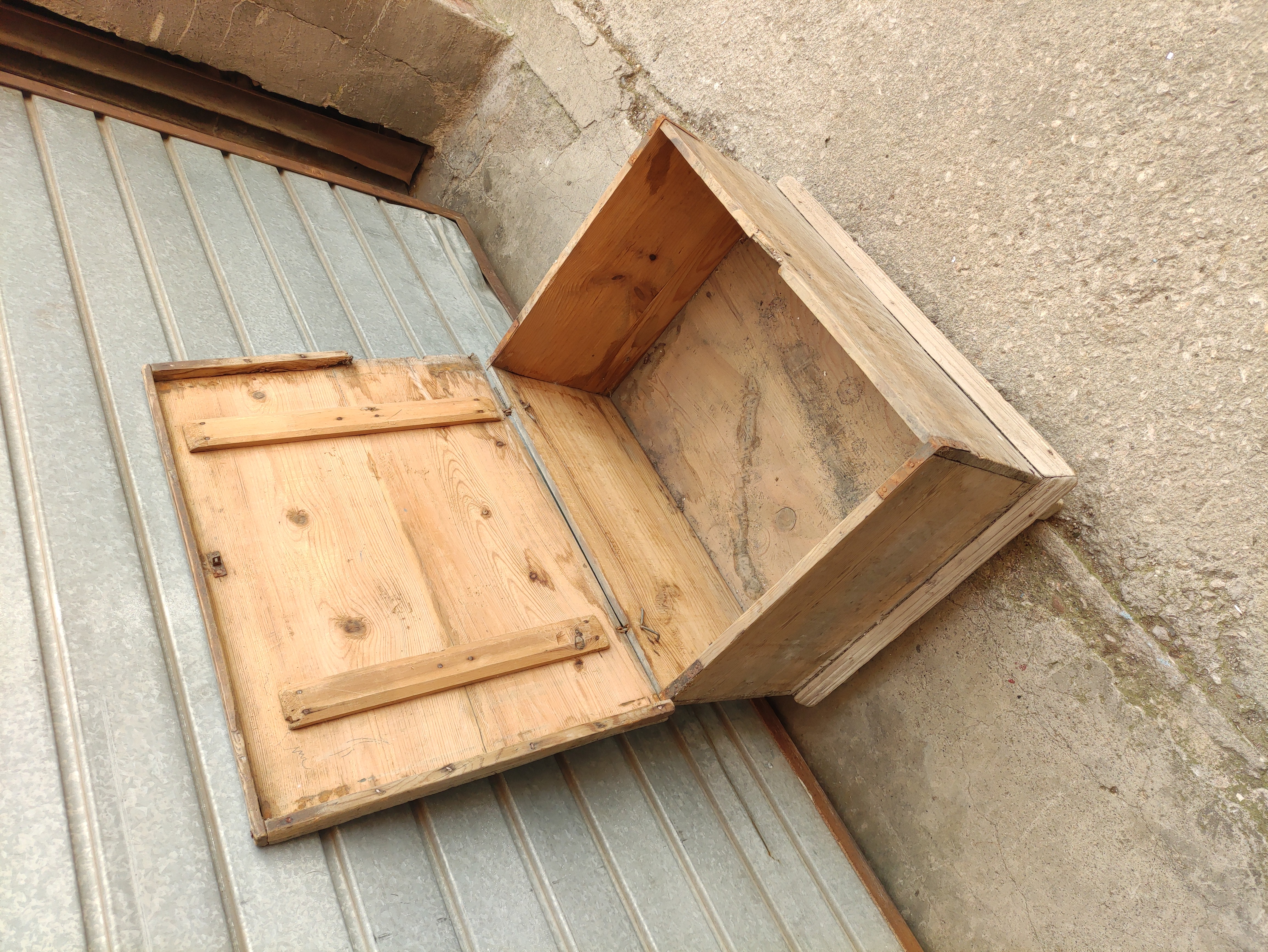 baul 4pies madera 40x62x46 1u